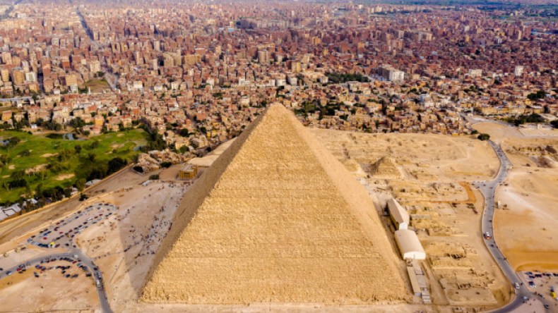 مشروع ضخم لاستكشاف هرم الجيزة الأكبر بالأشعة الكونية