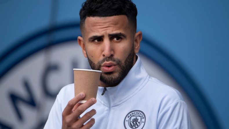 الكاف تستبعد محرز من قائمة “لاعب السنة”