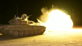 شـاهد.. مناورات ليلية بالذخيرة الحية للجيش في تندوف تحت إشراف الفريق شنقريحة