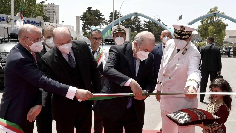 الرئيس تبون يفتتح معرض الجزائر الدولي بمشاركة 20 دولة