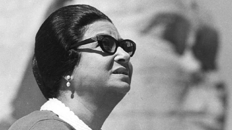 تغريدة إسرائيلية تزعم أن أم كلثوم اكتشفتها عائلة يهودية