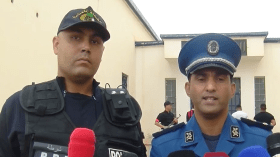 شاهد كيف داهمت شرطة سعيدة أحد الشوارع !!