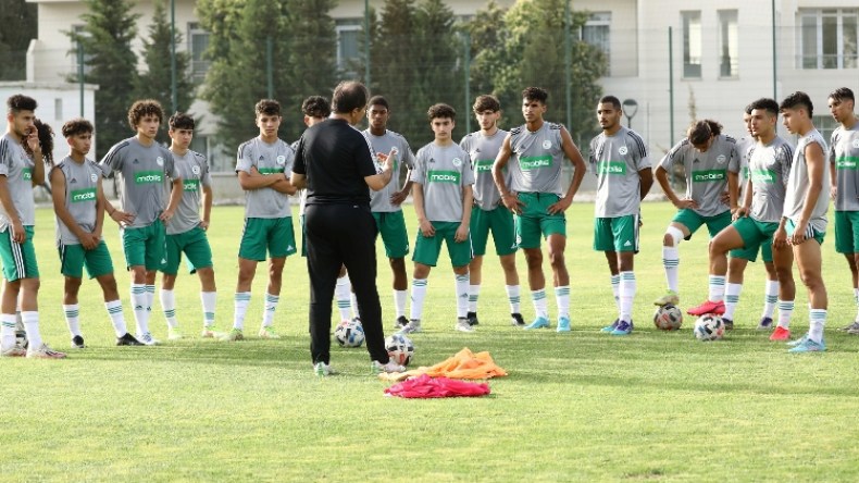 بِالفيديو: فوز وهدف خرافي للجزائر أمام إسبانيا