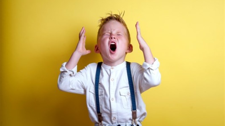 العصبية المفرطة لدى الأطفال.. داء العصر الذي يبثه الأولياء