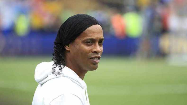 رونالدينيو يعود إلى الملاعب