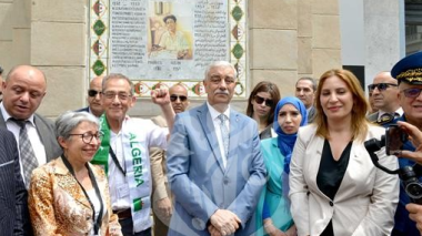 Le buste de Maurice Audin, inauguré a Alger en présence de son fils