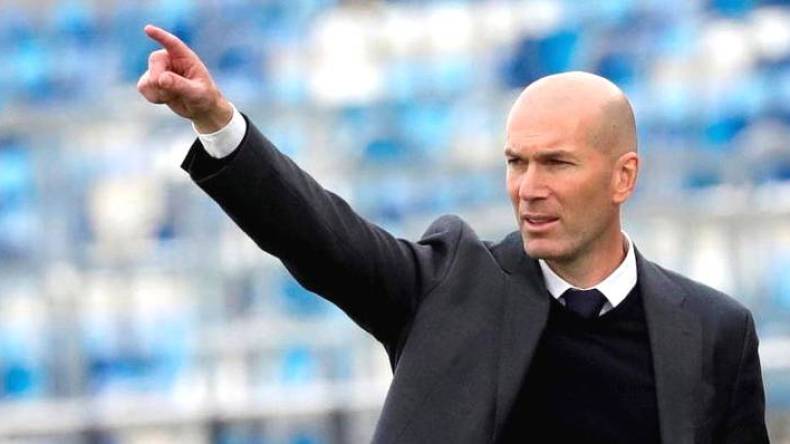 فرنسا تُعاني.. رئيس اتحاد الكرة يردّ على مطالب تعيين المدرب زيدان