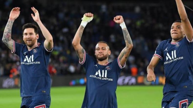 إدارة “البي آس جي” تقتنع أخيرا بِأن النجوم لا يصنعون فريقا قويا