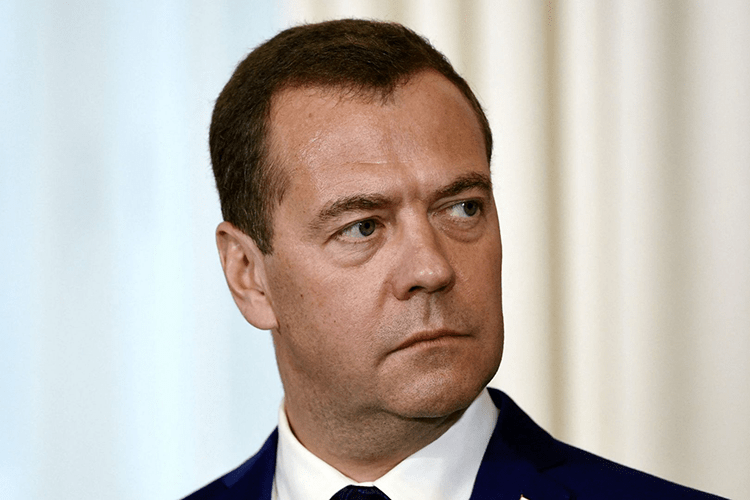 Medvedev responds to Macron: “It’s necessary to remind France of the blood that flowed in Algeria like water”
