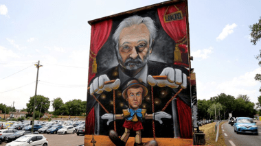 La fresque représentant Macron en “marionnette” a été effacée