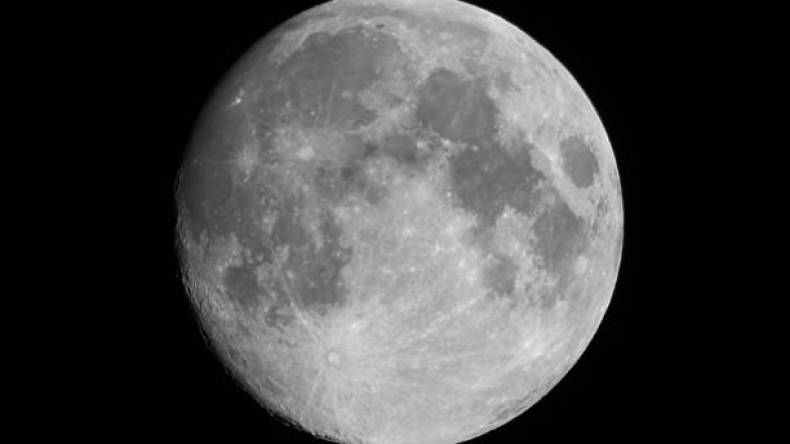 منظر للقمر “لا يُفوّت” في الجزائر.. ليلة هذا الأربعاء