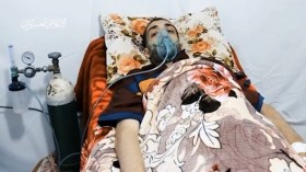 بالفيديو.. القسام تنشر مشاهد لأسير من جنود الإحتلال الإسرائيلي