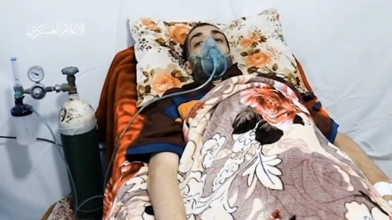 بالفيديو.. القسام تنشر مشاهد لأسير من جنود الإحتلال الإسرائيلي