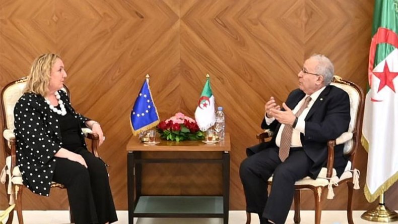 الأوربيون يستنجدون بالجزائر للخروج من ورطة الساحل