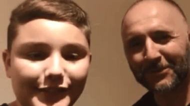 VIDEO: l’enfant américain “fan de l’Algérie” rencontre Belmadi