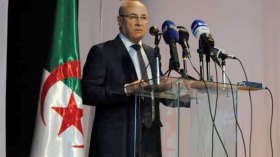 الجزائر ليس لها أزمة سياسية في مؤسساتها