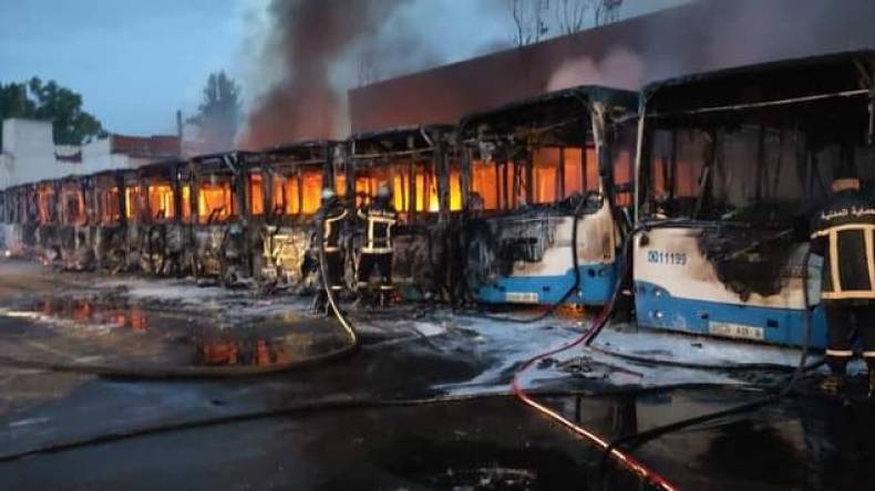 احتراق 16 حافلة “ايتوزا” بالعاصمة