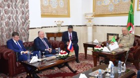 الفريق شنقريحة يستقبل مسؤولا روسيا