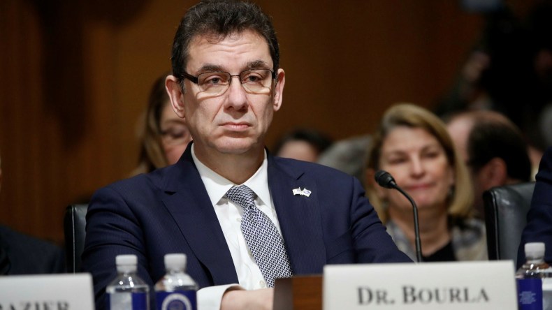 تقليص عدد سكان العالم عام 2023.. تصريح لمدير فايزر يحدث جدلا