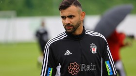 غزال يصنع الحدث في مُعسكر بشكتاش