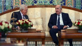 الرئيس تبون يتلقى مكالمة هاتفية من نظيره الفلسطيني محمود عباس