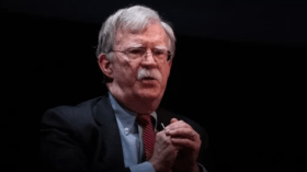 دبلوماسي أمريكي سابق يعترف بتخطيط واشنطن لـ”انقلابات” في عدّة دول