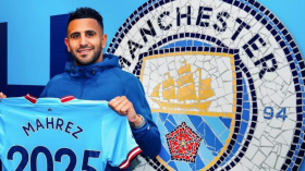 محرز باق في السيتي إلى غاية 2025