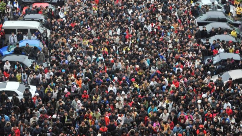 8 مليار نسمة منتصف نوفمبر المقبل.. هذا موعد بداية تراجع عدد سكان الأرض