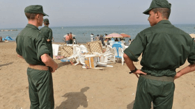 … مطاردة عصابات الشواطئ