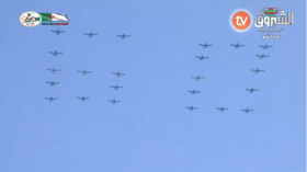 شاهد.. الطائرات الجوية الجزائرية تتفنن في كتابة رقم 60 في السماء بمناسبة عيد الإستقلال