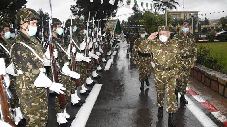 الفريق أول شنقريحة يعزي عائلة العريف المتعاقد سلاوي سمير