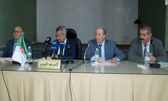 Maladies transmissibles: Benbouzid appelle au respect des règles d’hygiène pendant la saison estivale