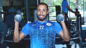 بِالفيديو: عزي يُكرّر الهدف الأسطوري لِبلايلي ضد المغرب