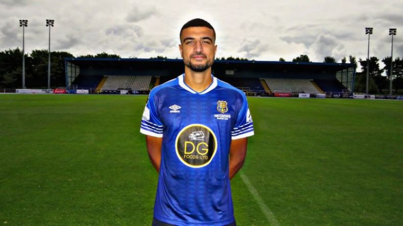 دولي جزائري سابق ينضمّ إلى فريق إيرلندي