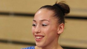 الاتحاد الدولي للجمباز يمنح بطلة فرنسية الجنسية الرياضية الجزائرية