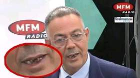 لقجع جارية قبيحة ترقص بِطريقة فاحشة في قصر “المخزن”