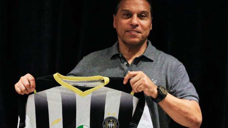 قد أعود لتدريب الوفاق إذا تغيرت الأمور كليا.. وحزين غياب محرز وصلاح عن المونديال