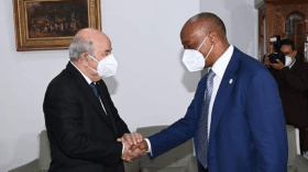 رئيس الجمهورية عبد المجيد تبون يستقبل رئيس الكاف