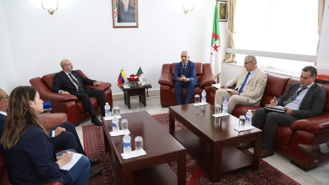 فتح خط جوي مباشر بين الجزائر وفنزويلا.. وزارة النقل تجمع الخبراء   