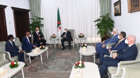 الرئيس تبون يستقبل باتريس موتسيبي