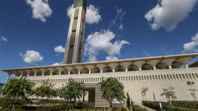 جامع الجزائر يمحو آثار “لافيجري”