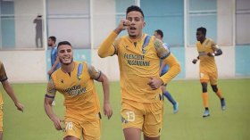 لاعب بارادو بن بوعلي قريب من الانتقال إلى نادي شارل لوروا