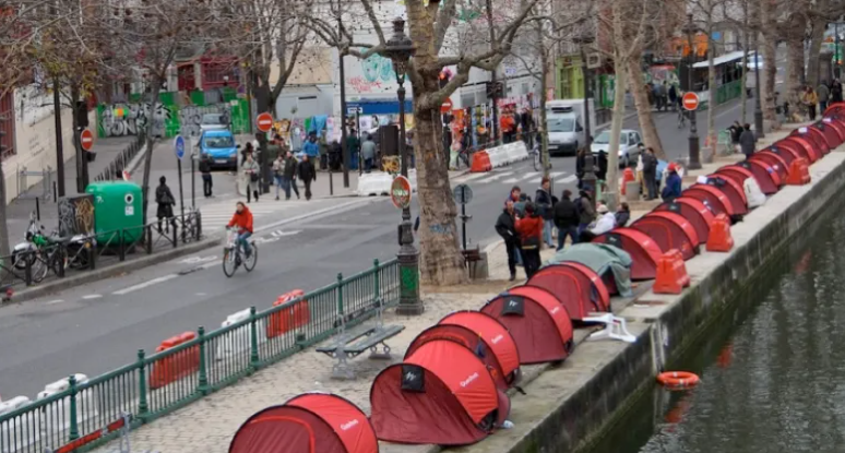 Un célèbre chanteur algérien devient SDF en France