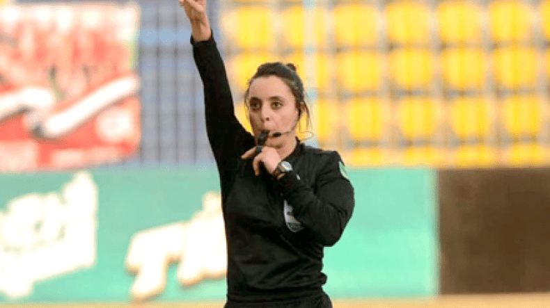 فخورة بإدارة أول لقاء “للرجال” في الرابطة المحترفة الأولى