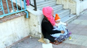 أمهات يبعن فلذات أكبادهن حتى قبل الولادة