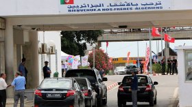 تنسيق جزائري تونسي لتسهيل حركة السياح بين البلدين