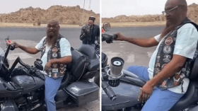 بعد الضجة التي أحدثها ظهوره بالجينز على دراجة الهارلي.. الكلباني يرد على منتقديه