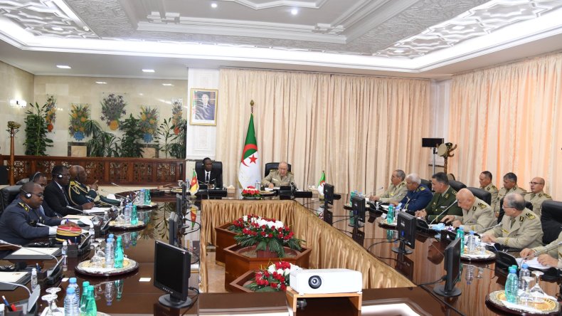 الفريق أول شنقريحة يستقبل الوزير المنتدب لدى رئاسة الكاميرون المكلف بالدفاع