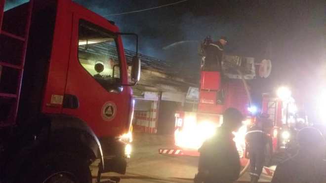 إخماد حريق مهول في السوق المغطاة وسط مدينة سطيف