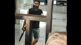 لبنان: مسلّح يحتجز رهائن داخل بنك للمطالبة باسترداد أمواله